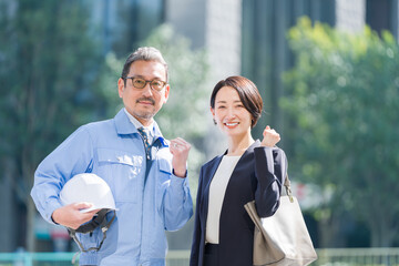 建築不動産会社のビジネスマン