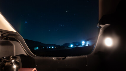 天の川に抱かれる夜の車中泊 © Masato Photography