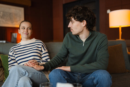 A man and a woman at a psychologist's appointment