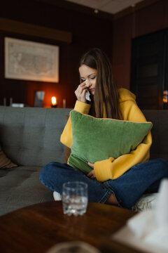 A woman at a psychologist's appointment