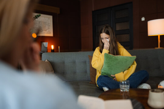 A woman at a psychologist's appointment
