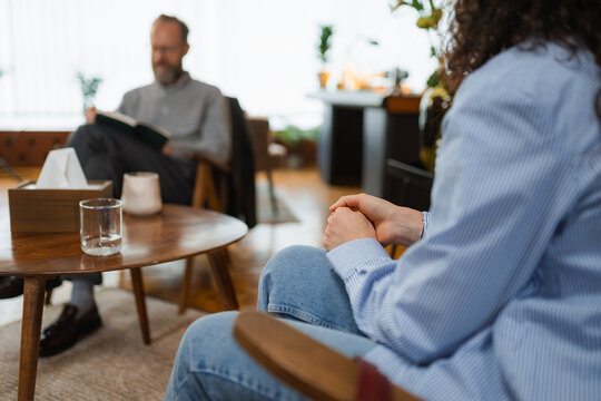 A woman at a psychologist's appointment