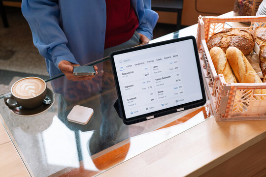 Payment by phone Digital Menu Display in Coffee Shop