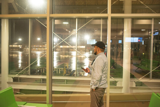 Airport Tourist traveling