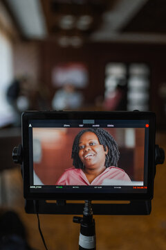 Shooting a business meeting in the office
