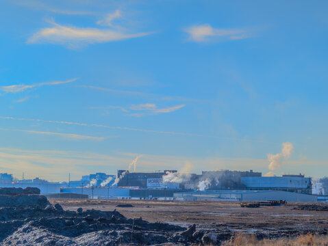 Sioux Falls, South Dakota, USA - 12.23.2025: John Morrell and Smithfield Foods meet facility on the horizon.