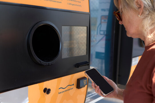 Recycling in urban areas with a modern collection system