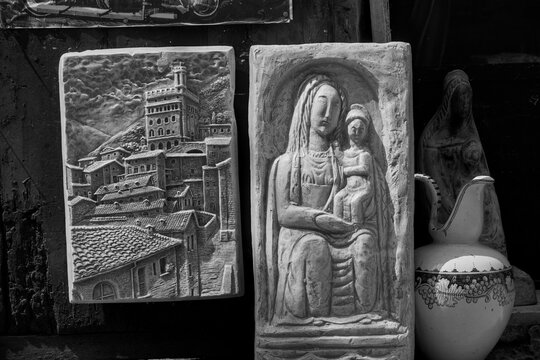 Italia in bianco e nero. Italia in bianco e nero. Arte ed artigianato nei borghi e per i vicoli dell'Italia centrale, testimonianza del patrimonio storico ed artistico Italiano