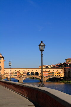 Ponte Vecchio over Arno rivet, Florence, Italy