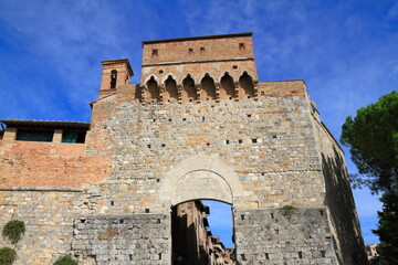 Naklejka premium The historic medieval center of the Italian hill town of San Gimignano, Italy