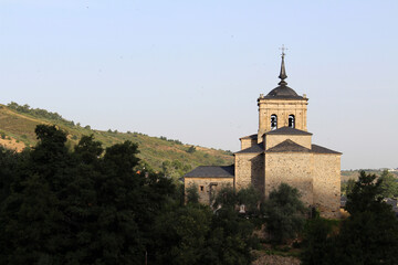 Obraz premium Iglesia de San Nicolas de Bari in Molinaseca July 2024