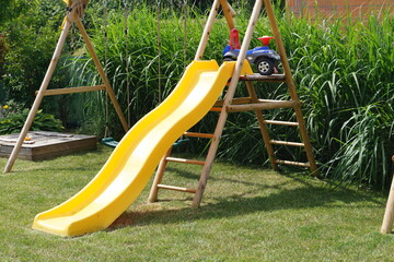 Ogródek i plac zabaw © Dzikie Wino