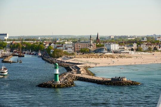 Warnem?nde Lighthouse and Beach Panorama, Rostock