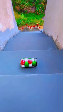 Satisfying sound balloons popping and glass breaking video 