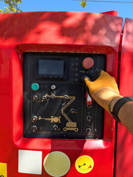 Operating boom lift controls