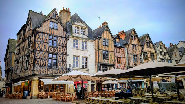 TOURS (Indre-et-Loire)