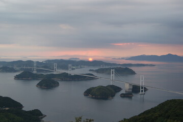 瀬戸内海を跨ぐ優美な広大橋