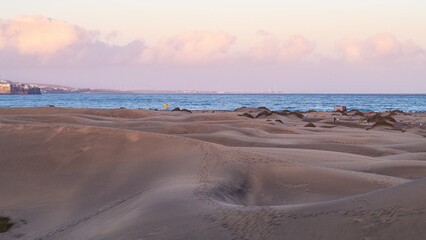 Obraz premium Romantic sunset at Maspalomas sand dunes 