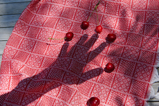 Carry Topped Shadow Hand