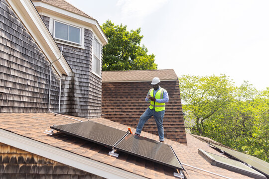 Home Solar Panel Technician computer 