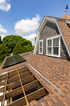 Solar Panel Home roof with trellis 