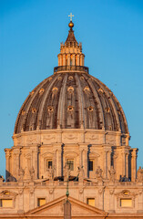 Obraz premium St. Peter's basilica dome on St. Peter's square in Vatican