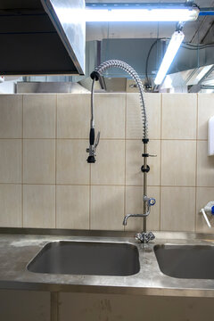 Professional Stainless Steel Kitchen Sink with High Pressure  Sprayer Faucet