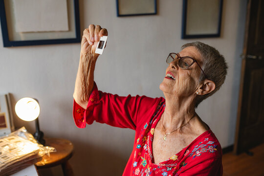 Backlit slide inspection