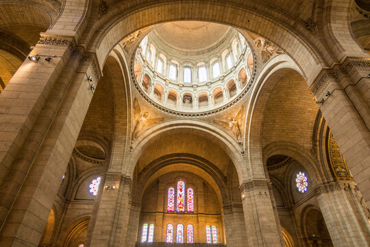 France, Paris, Montmartre. Interior view of the central dome in the Sacr&eacute;-C&oelig;ur Basilica