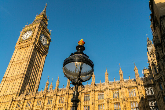 UK, England, London.  Big Ben clock tower over the British Houses of Parliament. 