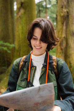  A tourist studies a map