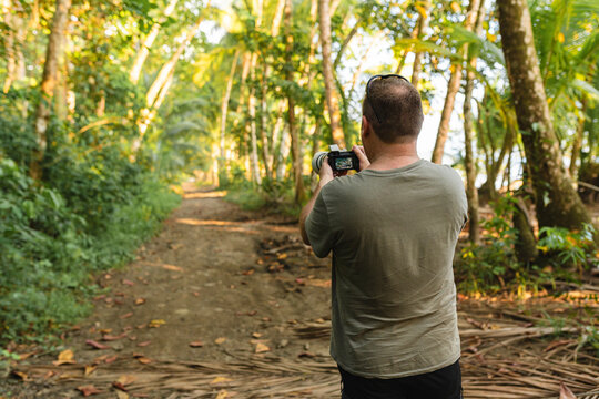 Photographing the tropical forest