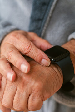 Anonymous Checking Smartwatch