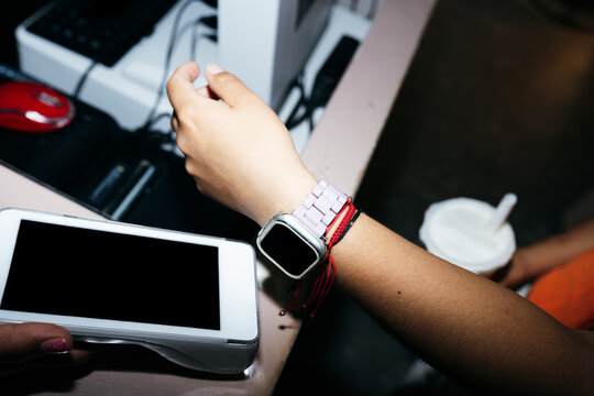 Contactless Transaction Using Smartwatch