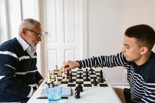 Teen chess classes from senior instructor