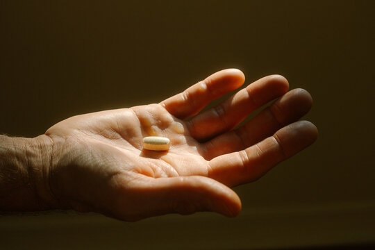 Vitamin in Hand