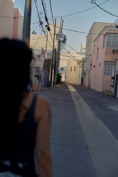 Exploring a Quiet Miami Alley in a Vibrant Neighborhood With Charm