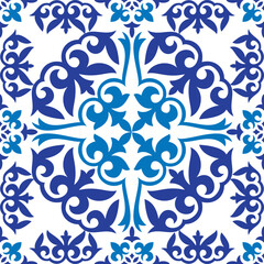 Fototapeta premium Talavera pattern. Indian patchwork. Azulejos portugal. Turkish ornament. Moroccan tile mosaic. Ceramic tableware, folk print. Spanish pottery. Ethnic background. Mediterranean seamless wallpaper.
