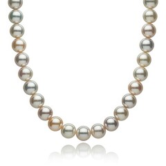 Obraz premium Lustrous pearl strand pearl necklace iridescent pearls