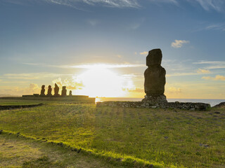 Ahu Tahai and Ahu Vai Uri, Moai at Tahai Ceremonial Village, Easter Island
