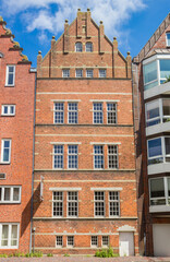 Obraz premium Front facade of the historic Pelzerhaus house in Emden, Germany
