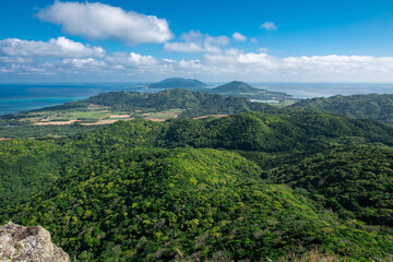 野底岳（マーペー）頂上より