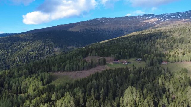 Luftaufnahme Zirbitzkogel in der Steiermark