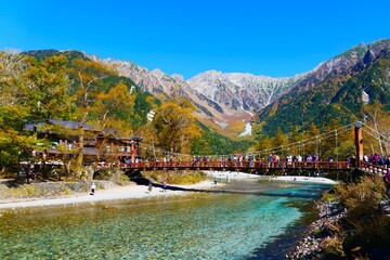 中部山岳国立公園、秋の上高地。松本、長野、日本。10月下旬。