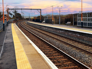 Obraz premium british rail suburban commuter passenger railway station. Great British Railways.