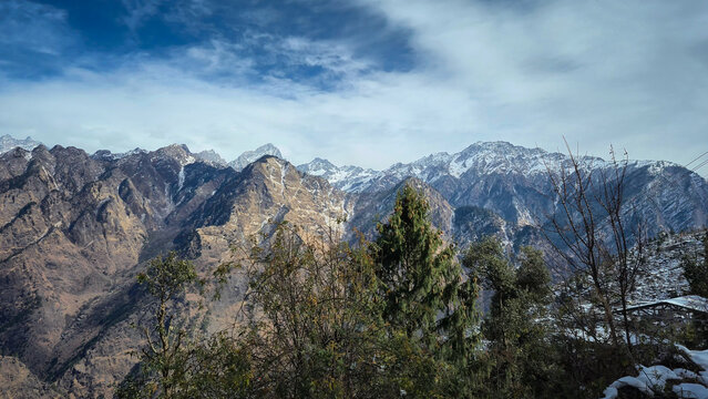 (Panoramic view of snow-capped Himalayan mountain ranges from Joshimath)