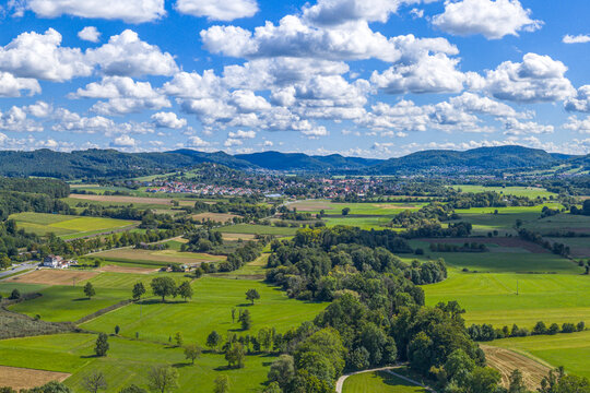 Ausblick auf das Tal der Pegnitz rund um Reichenschwand zwischen Hersbruck und Lauf in Franken