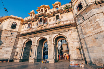 Naklejka premium street view of udaipur city, india