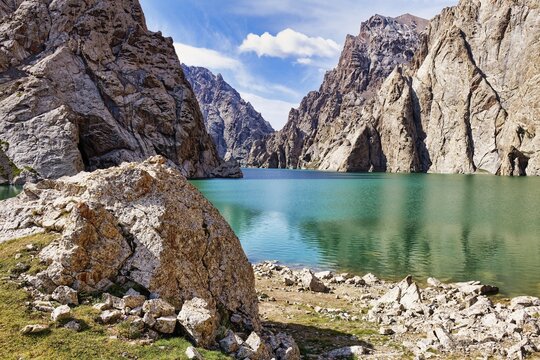Rock formation around the alpine K&ouml;l-Suu lake, Kurumduk valley, Naryn province, Kyrgyzstan