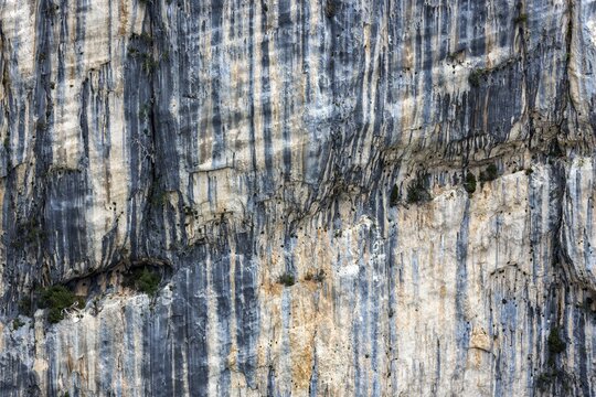 Weathering in the steep cliffs of the Verdon Gorge at Belvedere de Trescaire bas, Grand Canyon du Verdon, D&eacute;partement Alpes-de-Haute-Provence, Provence, France